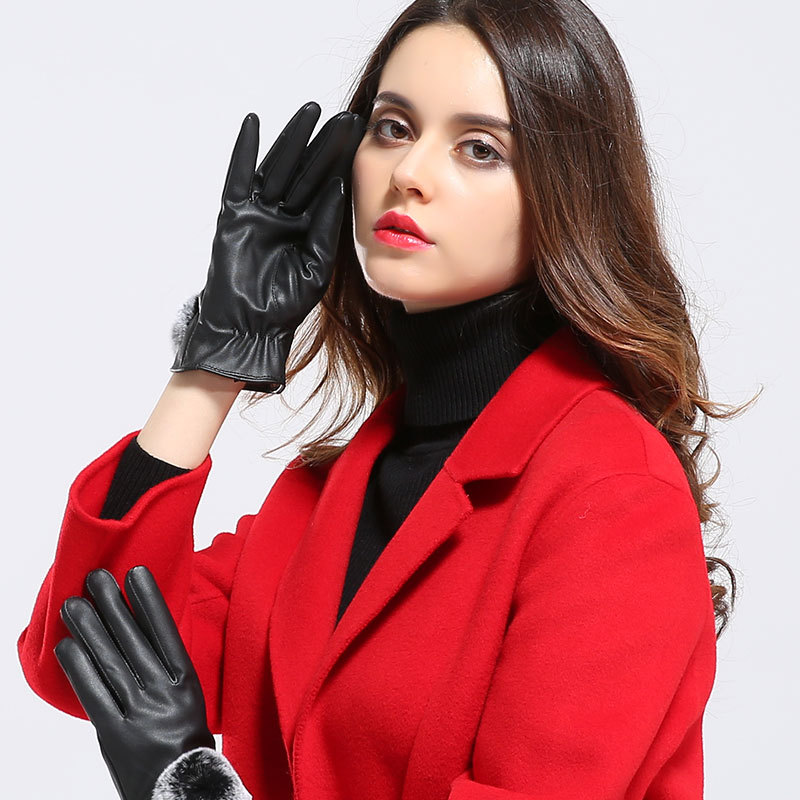 秋冬单色分指手套女PU毛球可爱加厚现货保暖手套优质皮革服饰手套