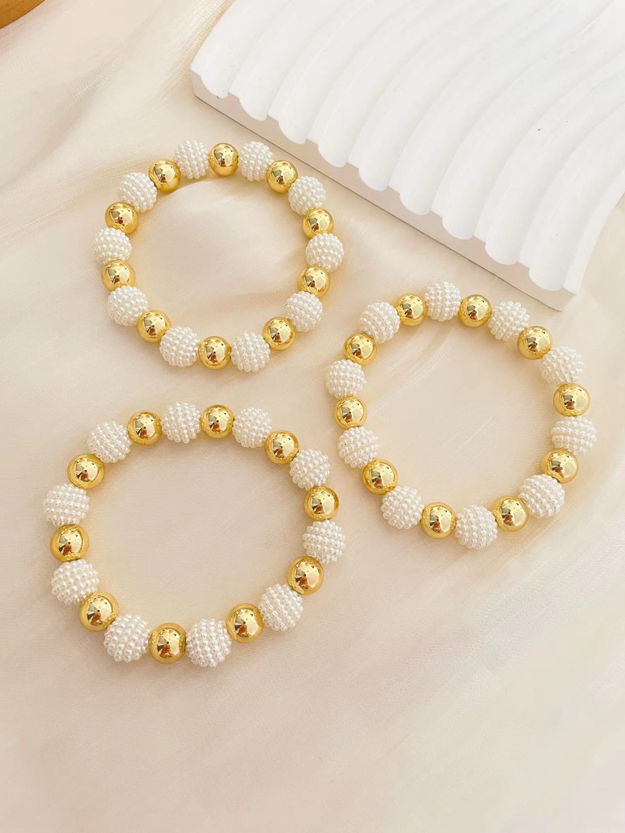 Women's Gender Simple Style Classic Style Round Imitation Pearl Copper Wholesale Bracelets