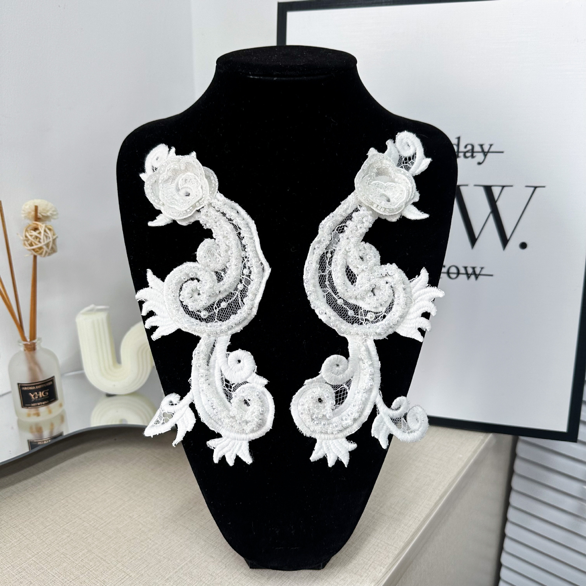 bordado cuentas de clavos simétricas blancos y negros pegado ropa chaqueta vestido de boda chaqueta joyería agujero parche de industria pesada europea