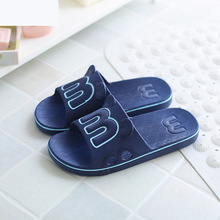 情侣家居塑料拖鞋夏季新款男士潮流凉拖鞋舒适室内家用一字拖批发