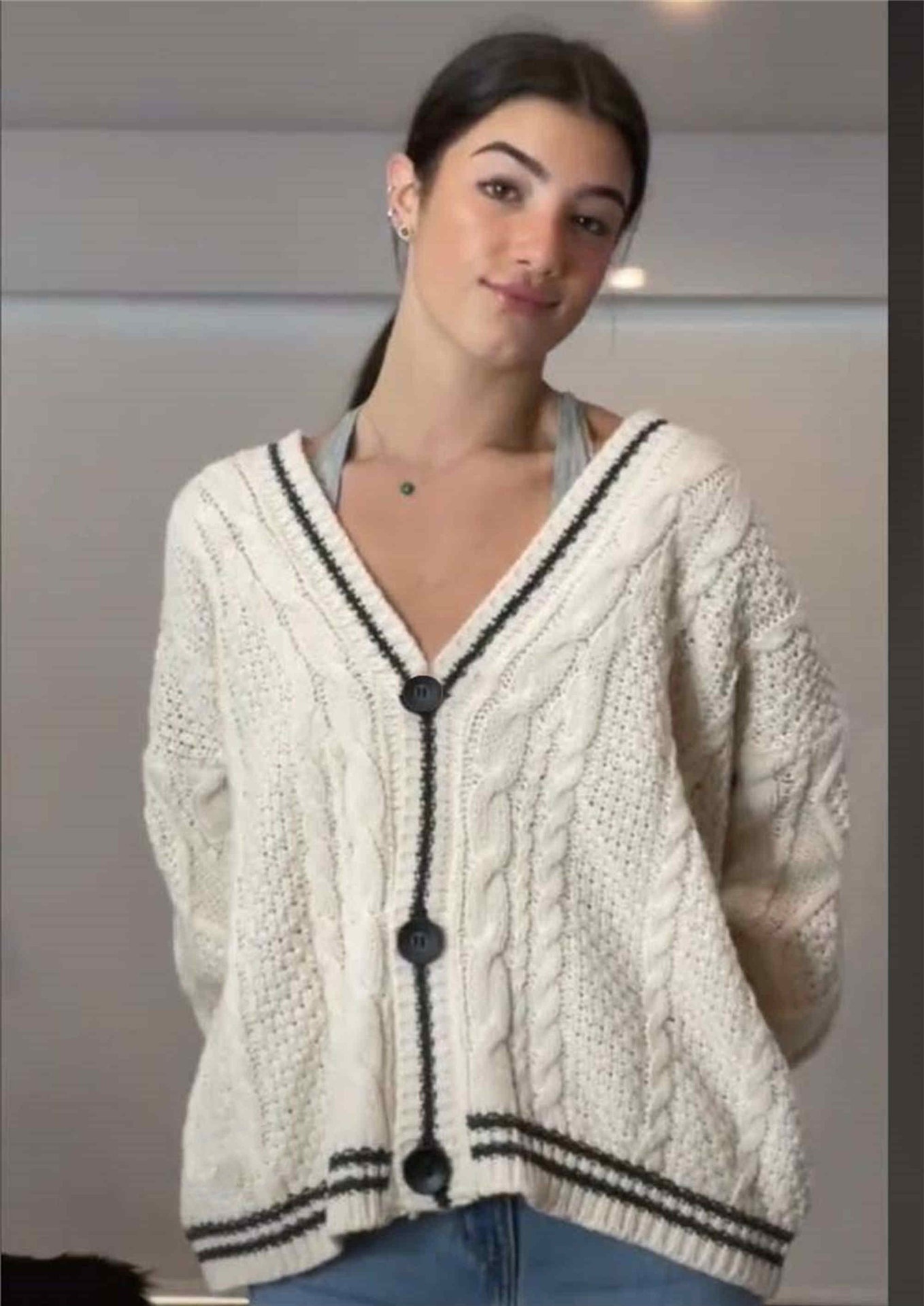 564g Weight Long Sleeve Sleeve Length Single Breasted Placket Type Polyester Fabric Type Regular Top Length Cardigan, Sweater Tops Type Casual, Daily Occasion V Neck Neckline Loose Fit Type Star Pattern Spring, Autumn Season Women's Gender Button Design Preppy Style, Simple Style Style Wholesale Women's Preppy Style Simple Style Star Long Sleeve Button Sweaters & Cardigans 3