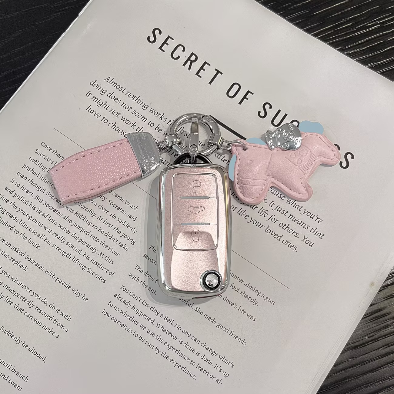 Volkswagen Key Cover for Sagitar, Bora, Tayron 300, Tharu 330, Lavida, New Golf 7, T-Roc, Car Key Case for Women