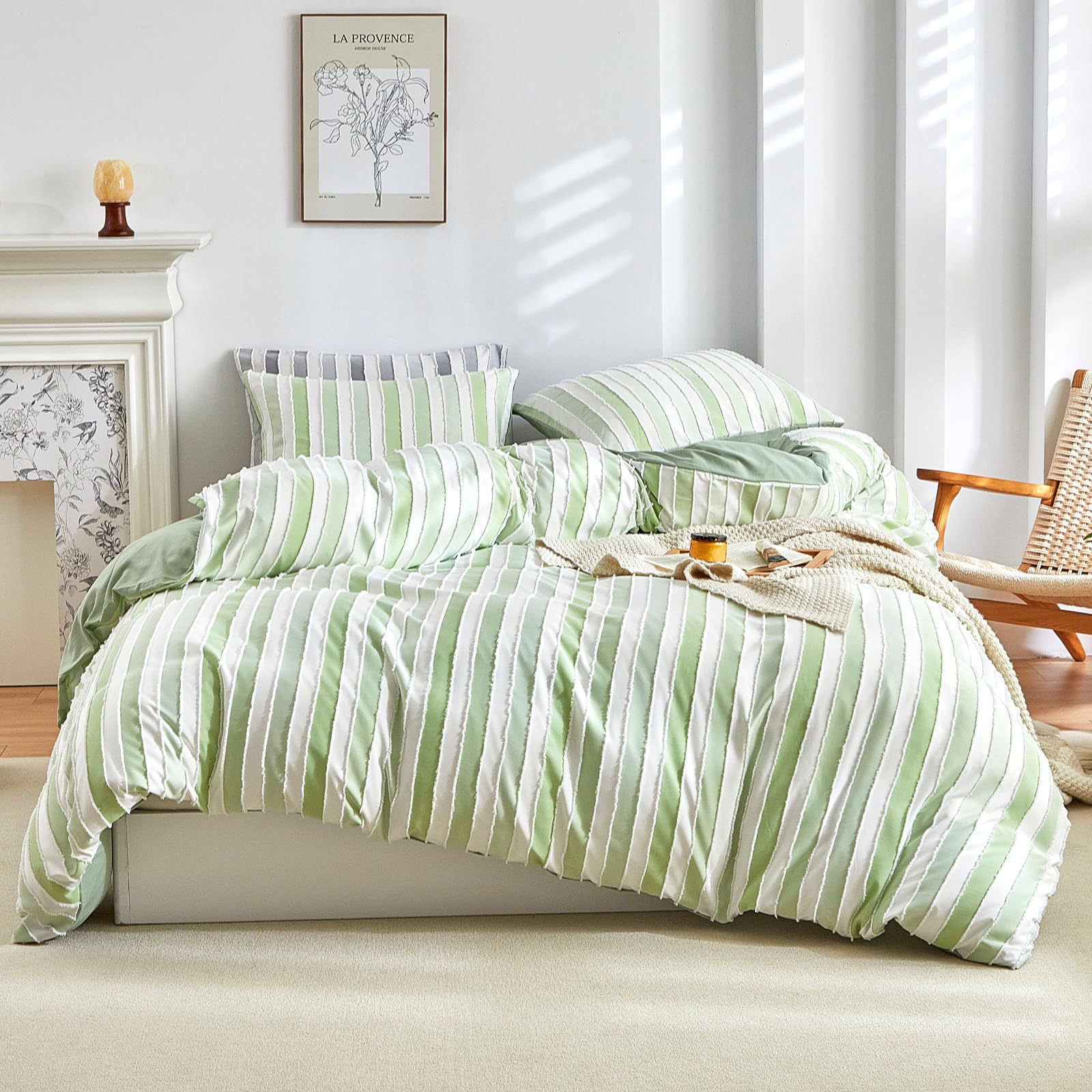 SKU-15-Green White Queen.jpg