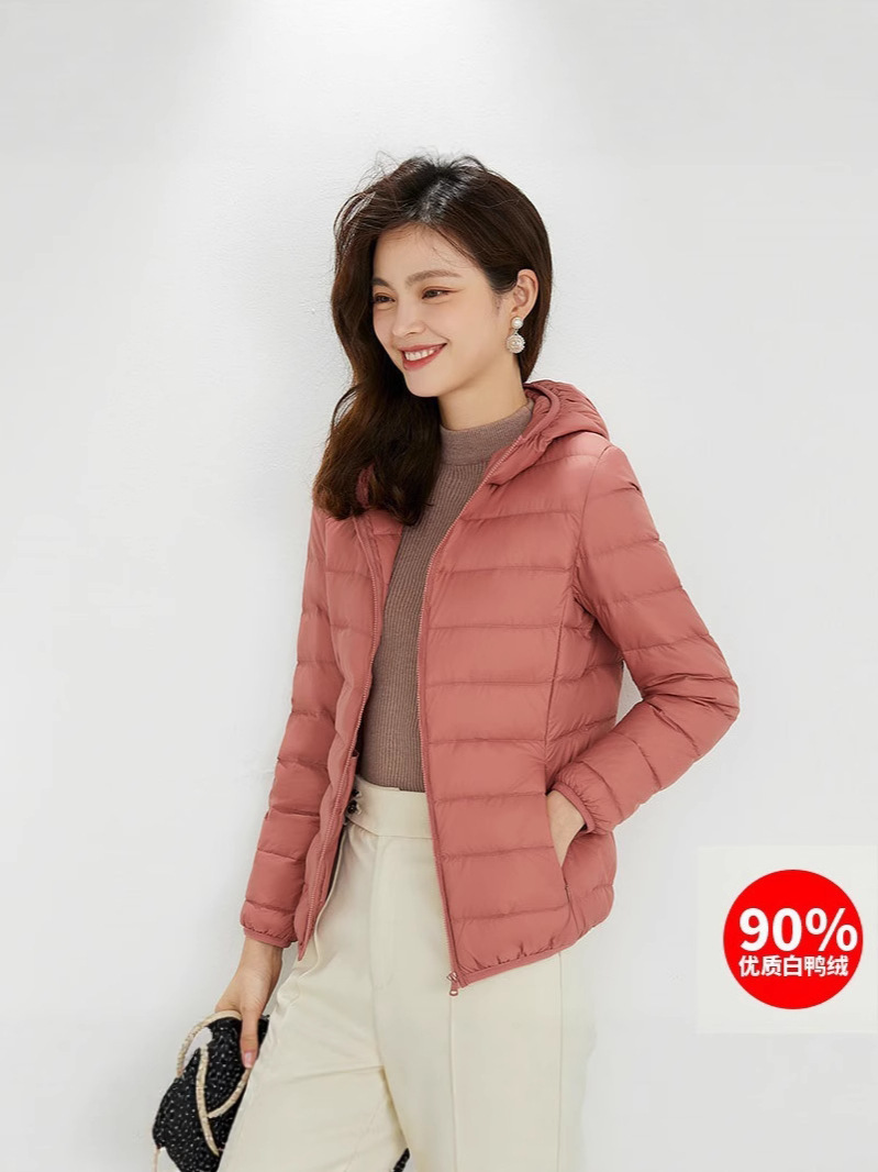 90 chaqueta de plumón de mujer con capuchón ligero corto de tamaño grande ligero estilo extranjero chaqueta de plumón blanco chaqueta Pinghu al por mayor