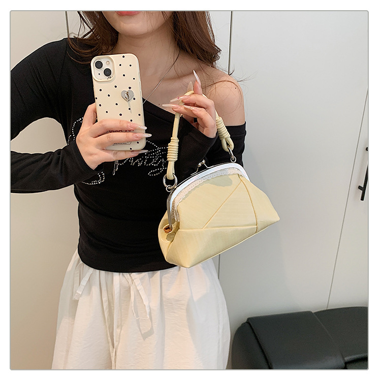 Fashionable and unique flap shell bag 2025 new style, versatile commuter shoulder bag, versatile handbag, stylish crossbody bag undefined