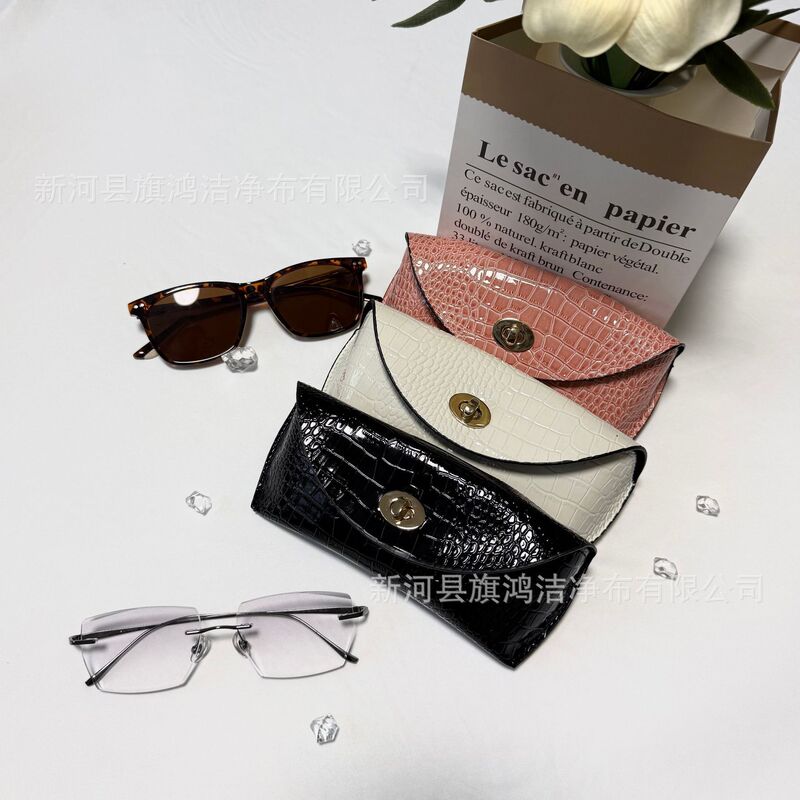 Manufacturer's crocodile-patterned leather eyeglass case, multi-color sunglasses, eyeglasses, anti-pressure storage box, can be printed with logo Manufacturer's crocodile-patterned leather eyeglass case, multi-color sunglasses, eyeglasses, anti-pressure storage box, can be printed with logo