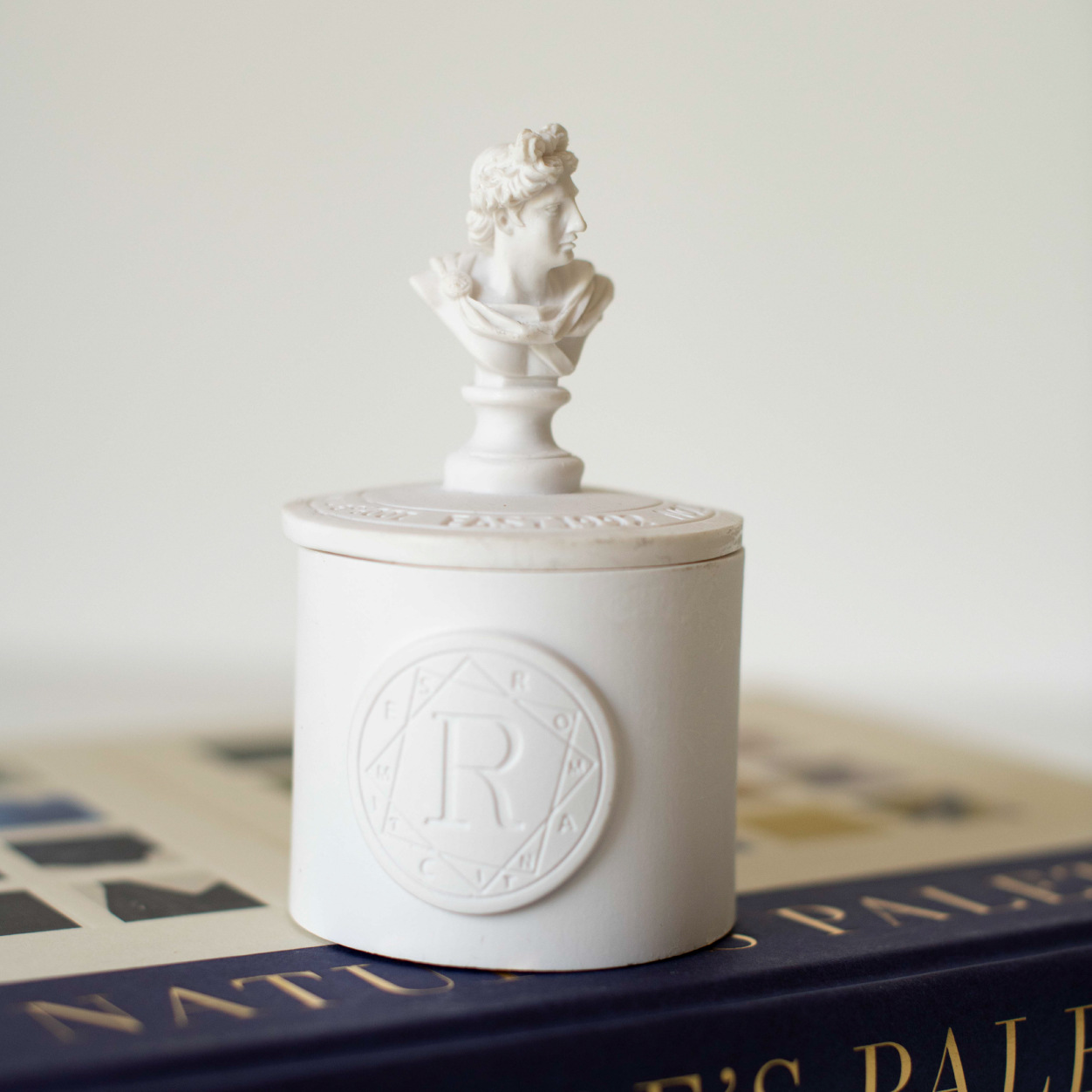 Transfronterizo venta caliente escultura griega estilo aromaterapia taza cera universo adivinar como regalo de cumpleaños bienestar del cliente