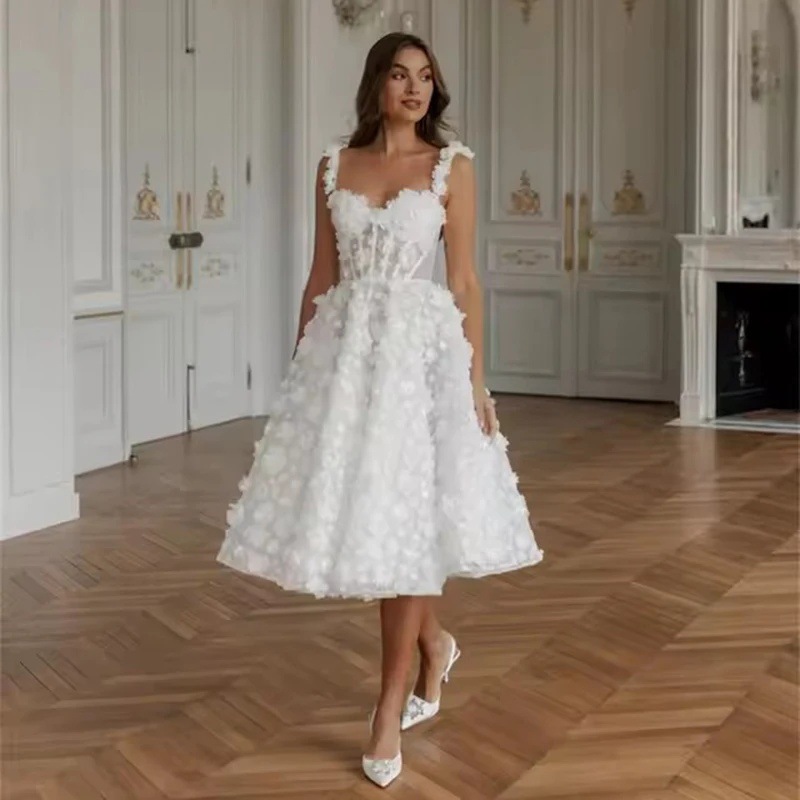 Small design autumn white three dimensional wedding dress
