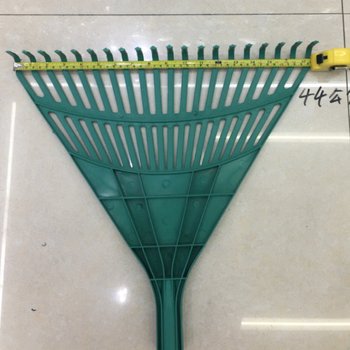 20-diente hierba Rake jardín Rake plano Rake verde Rake suministros de limpieza del hogar 265G ventas directas de la fábrica N ° 8 hierba Rake