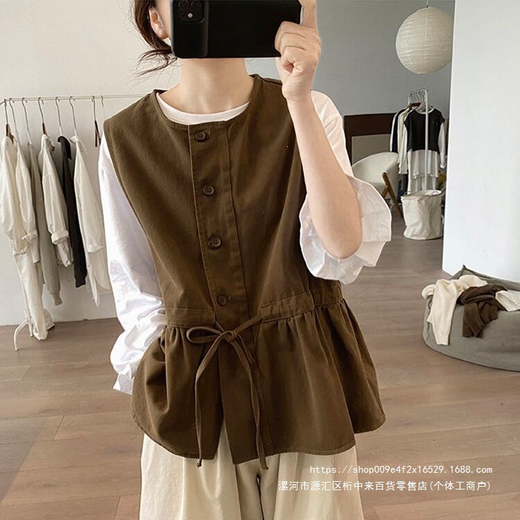 Japanese-style workwear vest for women, 2026 autumn design, slimming and flattering, with tie-waist, sleeveless top