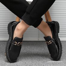 ���ļ���ʿСƤЬ�к��泱����������Ь��ƤӢ��һ�ŵ�ѧ�����