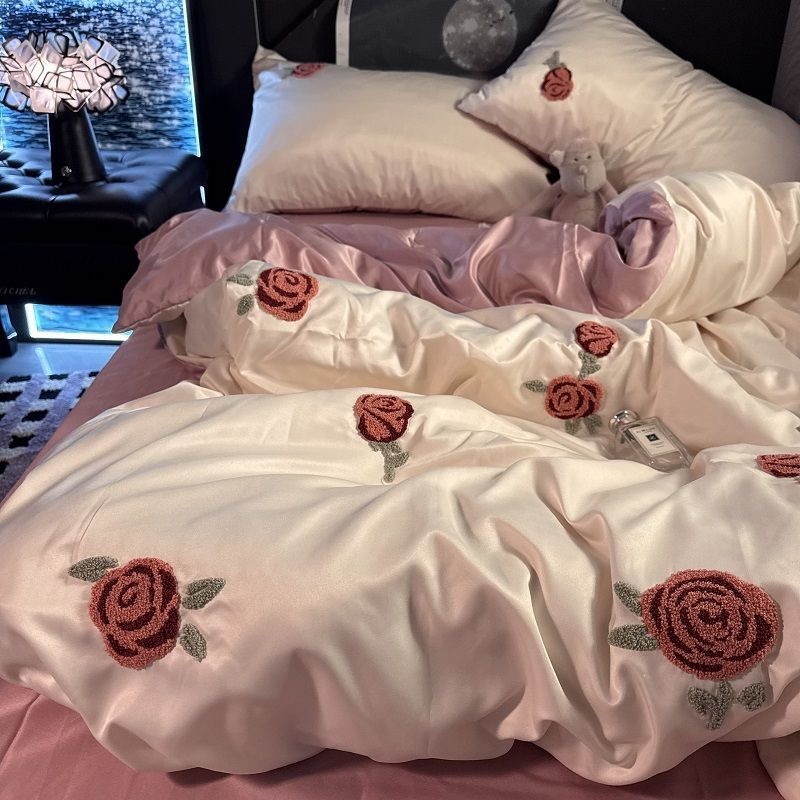 Housse de couette en soie glacée de luxe avec broderie rose_voghion.com