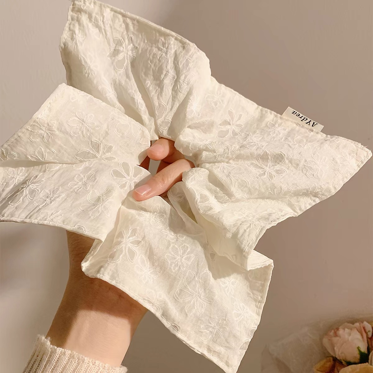 79번 아이보리 라인 플라워 스퀘어 스카프 헤어끈 - 22cm