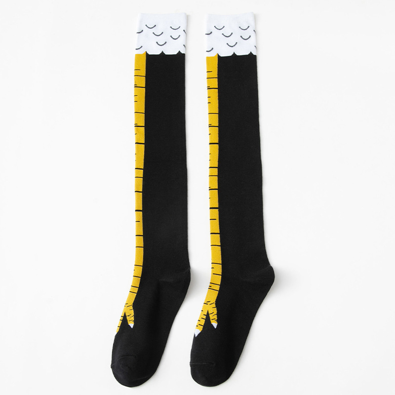 검정색과 노란색 무릎 위 양말