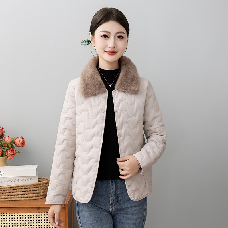 Mother's Winter Clothing, Lightweight Washed Leather Jacket, Cotton Coat for Middle-Aged and Elderly Women, Large Size Loose Fur Collar Top, Warm Small Cotton Coat Mother's Winter Clothing, Lightweight Washed Leather Jacket, Cotton Coat for Middle-Aged and Elderly Women, Large Size Loose Fur Collar Top, Warm Small Cotton Coat