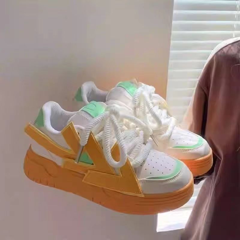 Zapatos de pan para mujeres de invierno, zapatos de skateboard de tendencia nacional, 2024 nuevos zapatos de nicho para padres, zapatos de skateboard casuales de altura