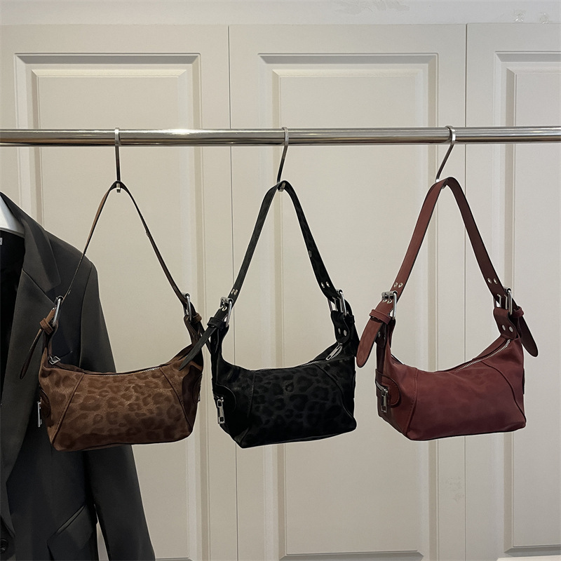 Simple and stylish leopard-print underarm bag, new winter collection, retro motorcycle-style tote bag, European and American style handbag, suitable for cross-border sales