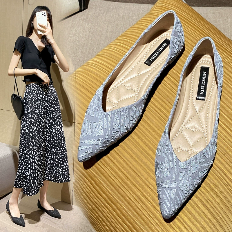 Одиночная обувь женская осень 2023 мягкая подошва неглубокие удобные туфли с острым носком Сказочный ветер большие размеры туфли на плоской подошве 41-43