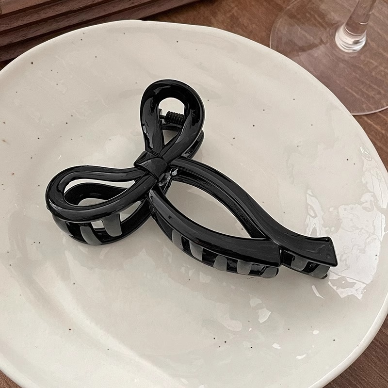 Zhao Lusi mismo estilo de clip de agarre de lazo femenino 2025 nuevo clip de tiburón grande de alta gama en la parte posterior de la cabeza horquilla