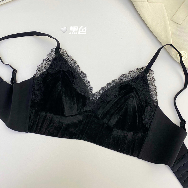 6064 otoño e invierno estilo romántico francés ropa interior de copa triangular de terciopelo de lujo ligero mujer simple y cómodo sujetador sin presión