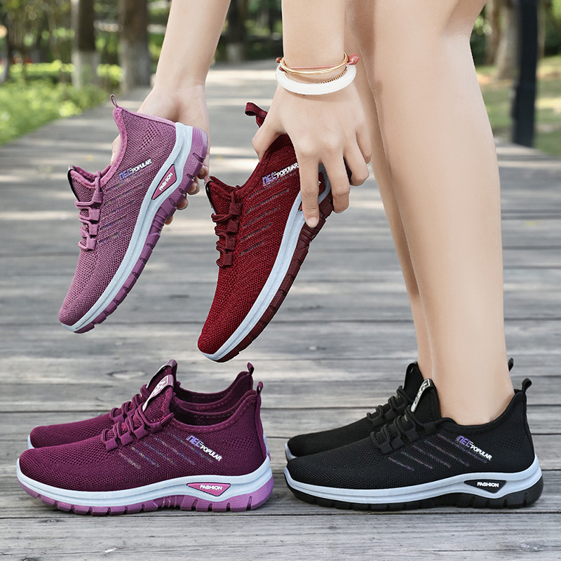 Zapatos mujeres de mediana edad verano transpirables cómodos zapatos únicos regalos de venta directa suela suave casual zapatos de malla para mamá