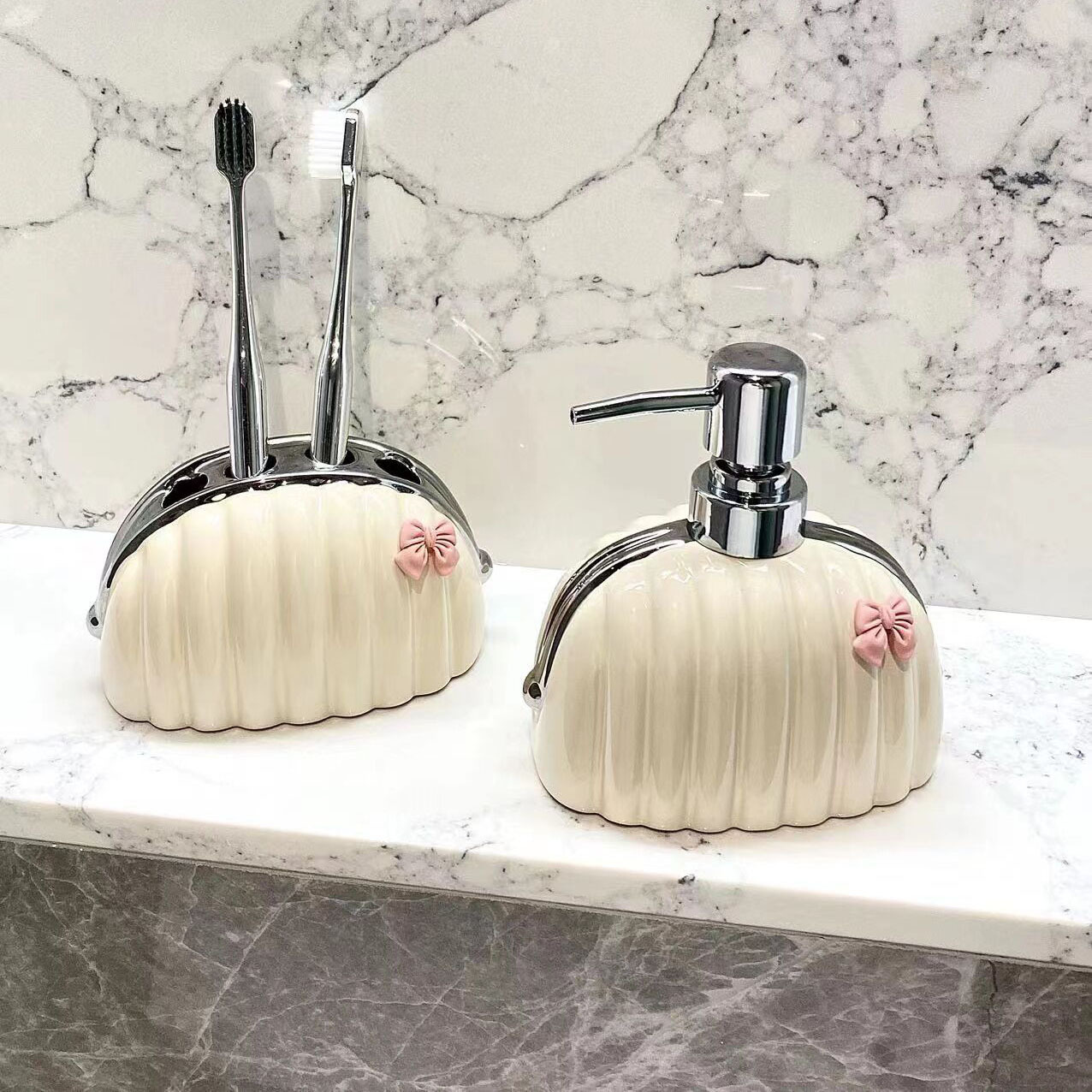 Crema estilo desinfectante de manos botella baño lavado de mesa Botella de loción Gel de ducha Champú de tipo de prensa sub-botella vacía
