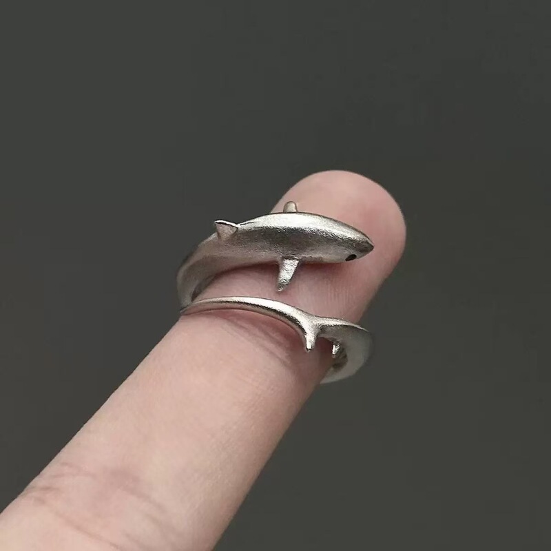 Korean-Style Niche Design Long-Tailed Shark Ring for Women, Unique Light Luxury with a High-End Feel, Adjustable Open Ring for the Index Finger, Cute Gift