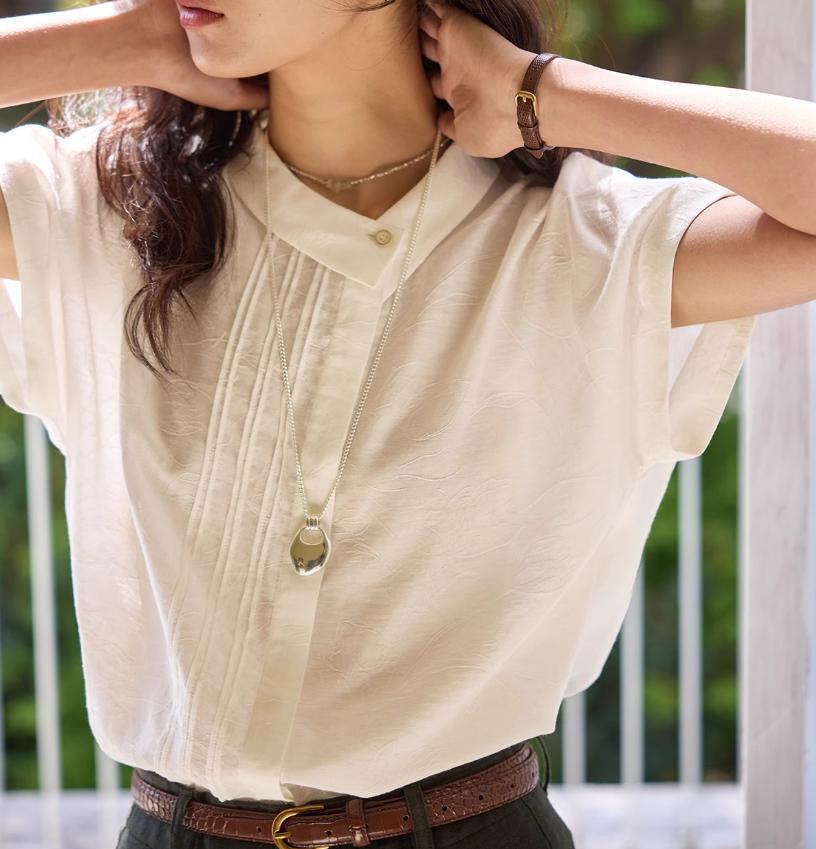 Áo sơ mi nữ linen họa tiết jacquard cổ ve không đối xứng tay ngắn — Mây trắng, Xanh lông mòng tre chi tiết 8