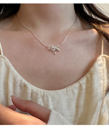 Butterfly Knot Pendant Necklace for Women  New Unique Light Luxury High-End Knitwear Chain Clavicle Chain