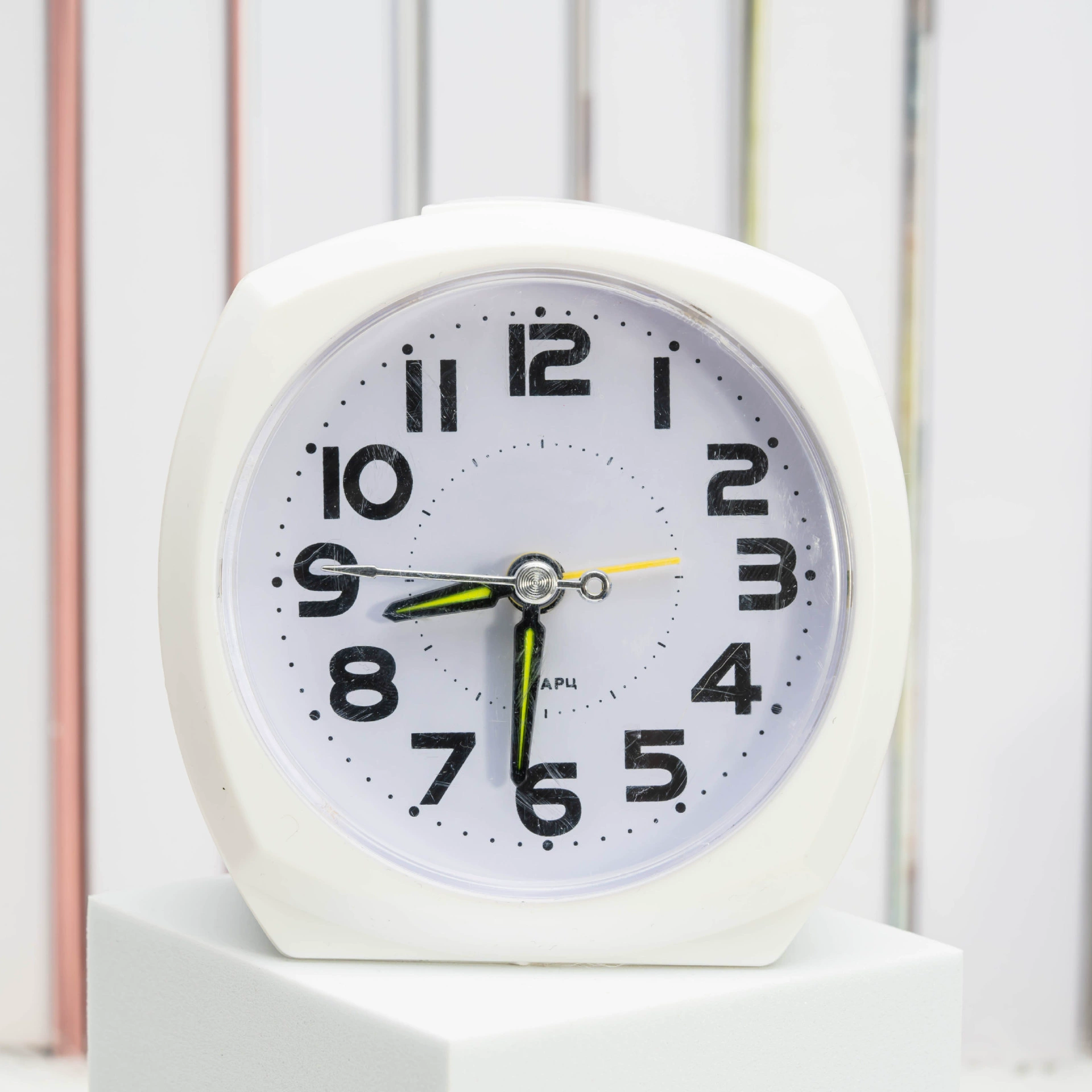 Фабрика прямой моды Простой пластиковый повтора будильник Спальня прикроватный немой электронный будильник цифровые часы