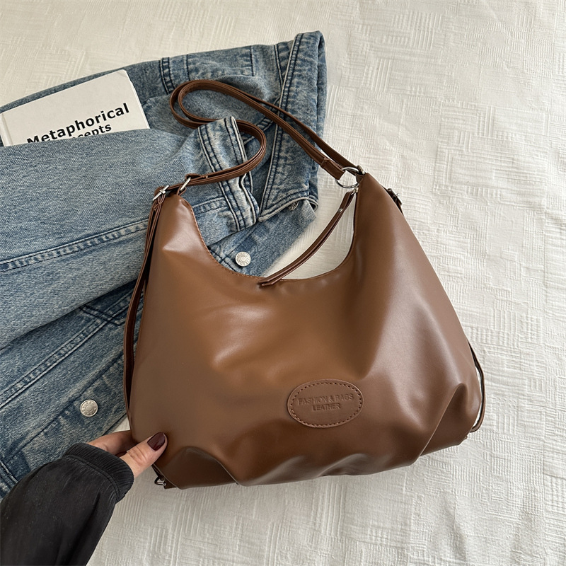 Mochila de moda coreana de invierno para mujeres 2024 nueva mochila de hombro simple de gran capacidad para mujeres