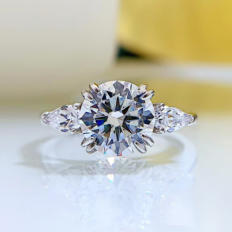 Eight Heart and Eight Arrows 1 karat Edge Sansheng Diamond Ring Simulation Moissanite S925 Silver Exquisite Elegant Ladies Wedding Ring