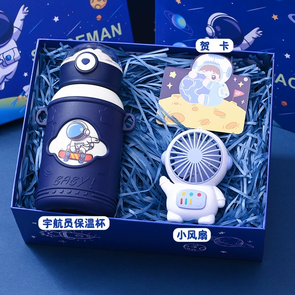 Astronaut, stationery, gift box