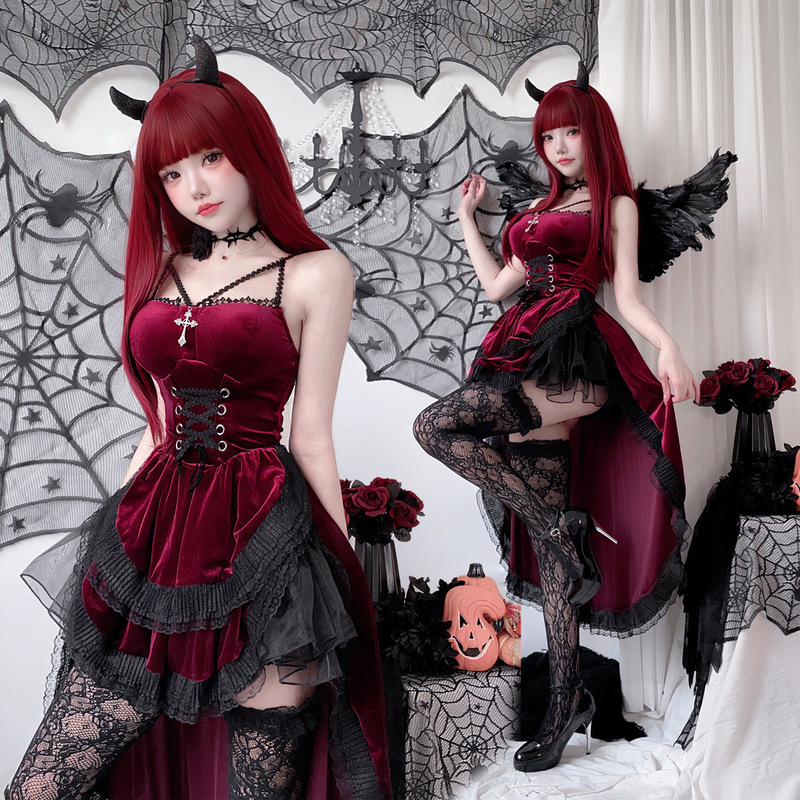 European and American Dark Gothic Halloween Costume Women's dress Swallowtail Female Witch Vampire Bride Performance Clothes European and American Dark Gothic Halloween Costume Women's dress Swallowtail Female Witch Vampire Bride Performance Clothes