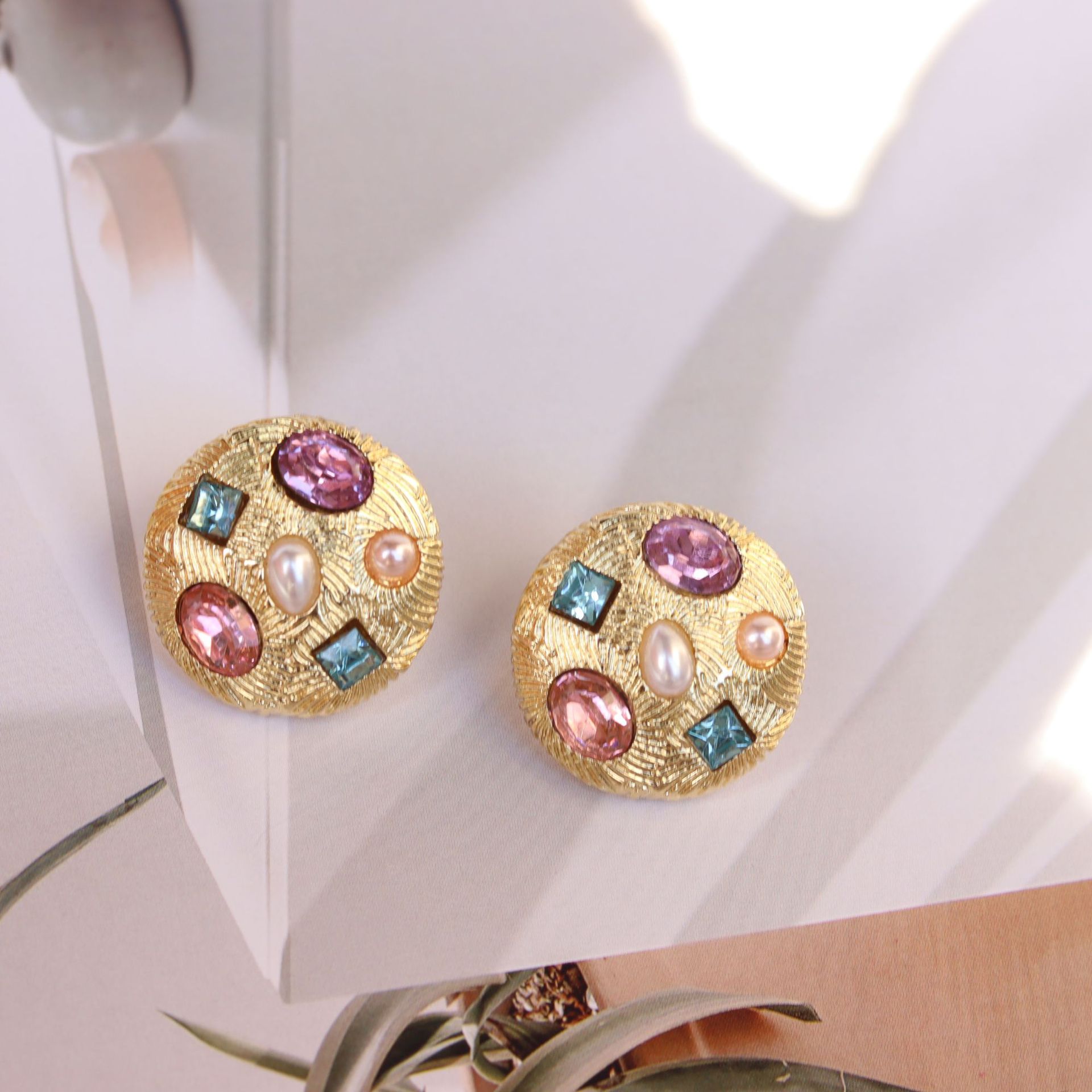 925 European and American style antique earrings vintage retro temperament Baroque color gem without pierced female 143