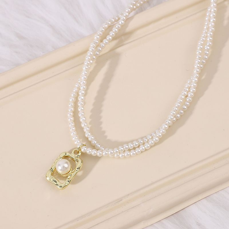 NK-52 Box Pendant Double Twist Necklace Factory Direct Supply Short High-end Light Luxury Women's New Internet Celebrity Explosions