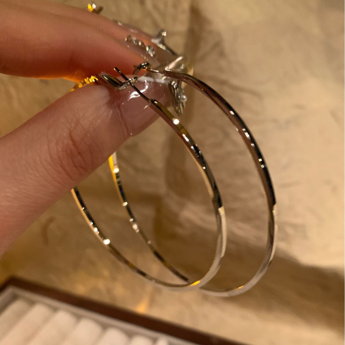 Pendientes redondas súper grandes transfronterizas con aguja de plata, diseño simple, pendientes exagerados, temperamento de moda, pendientes de sentido avanzado al por mayor