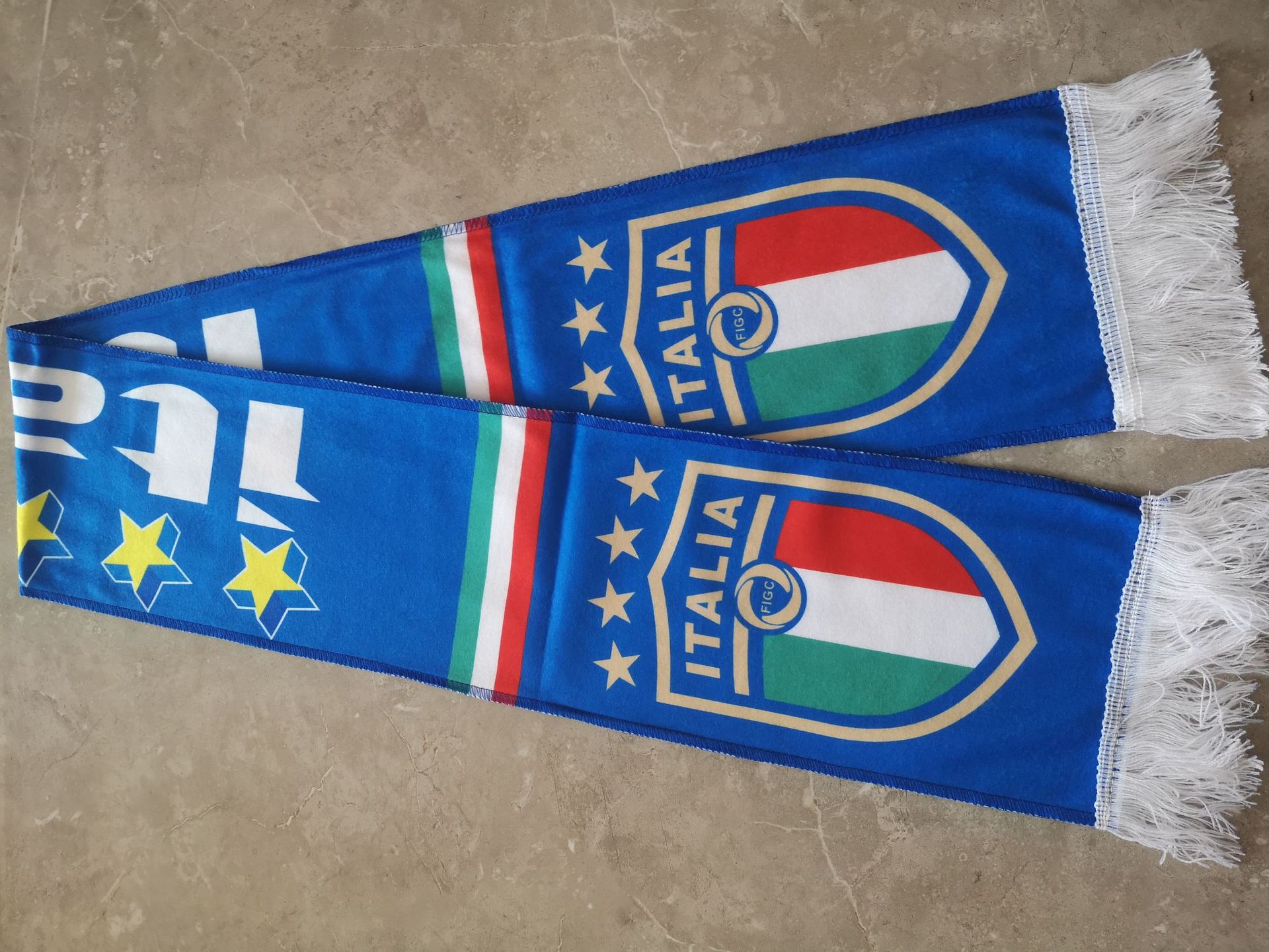 Bufandas de Terciopelo para Fanáticos de Equipos Nacionales de la Copa Mundial, Bufandas de Animación y Apoyo para Clubes de la Copa de Europa, Disponibles en Existencia