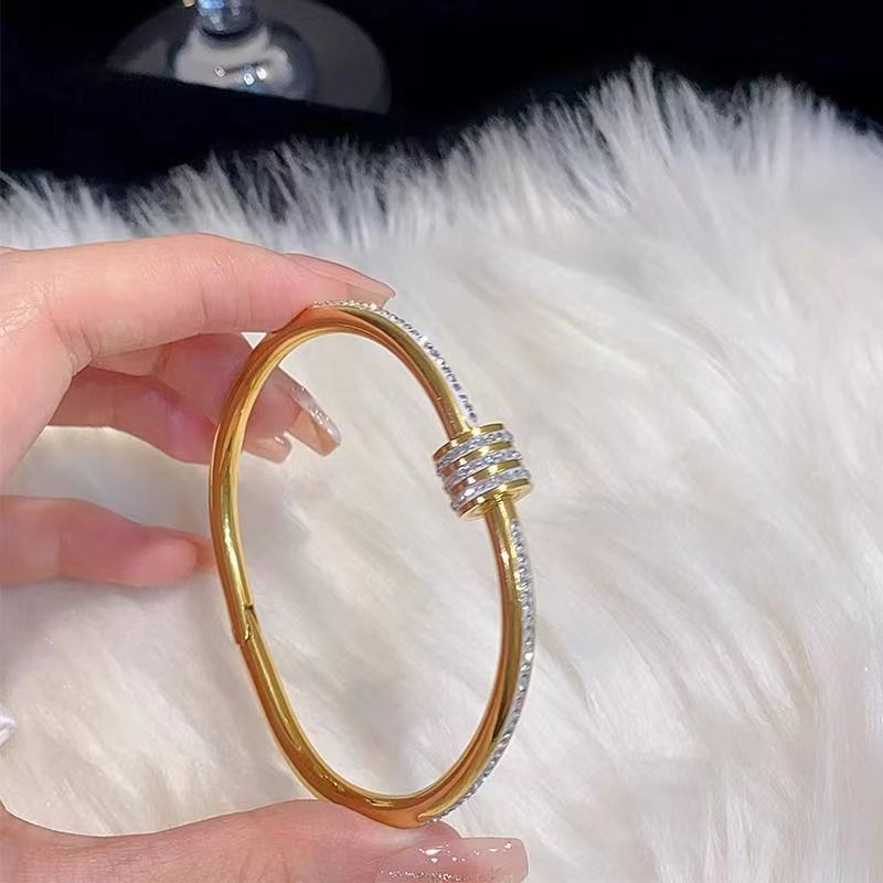 Pulsera de circonita de oro rosa, lujo ligero, nicho, acero de titanio de todo fósforo, anillo de sentido de alta calidad, pulsera de gypsophila, joyería de mujer