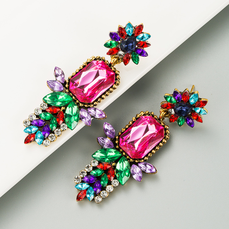 23g Weight Artificial Gemstones Inlay Material Earrings Classification Housewarming, Anniversary, Business, Wedding, Travel, Birthday, Festival Occasion Alloy Material Flower Pattern Women'S Gender Diamond Design Fashion Style Coffee, White, Black Color Fashion Flower Diamond Alloy Artificial Gemstones Earrings 9