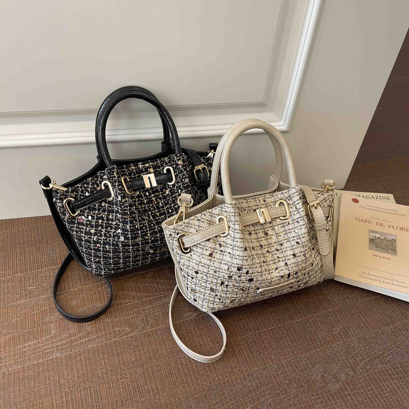 Niche Design Fashion Tweed Daily Shoulder Crossbody Bag Underarm Tote Stylish Women's Small Handbag