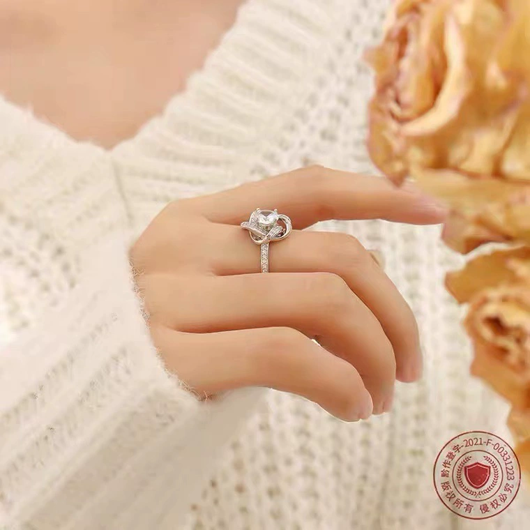 Fashionable one size ring, Japanese and Korean, four-leaf clover, Amazon, on index finger