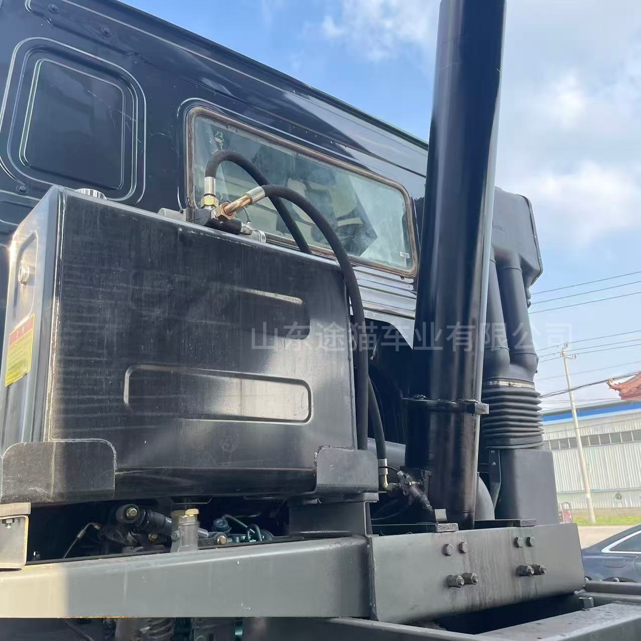 Sinotruk Howo Front-Four-Wheel-Drive and Rear-Eight-Wheel-Drive Dump Truck, 90% New, 8×4 Dump Truck, 371/375 Horsepower Engineering Dump Truck