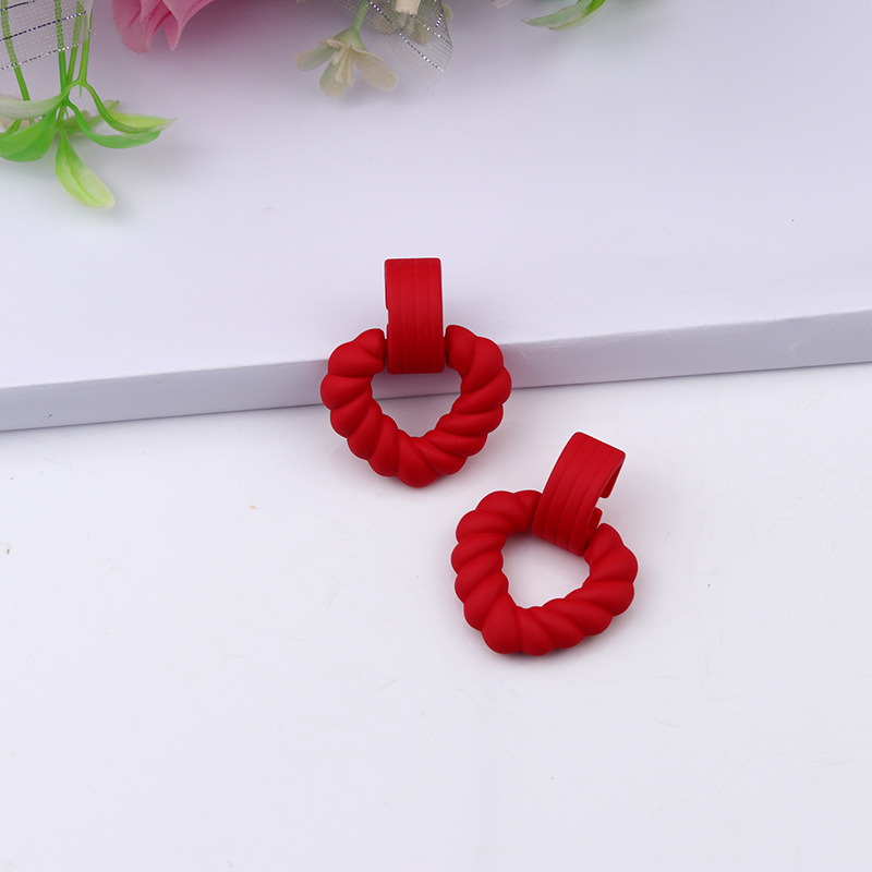 11g Weight Drop Earrings Classification 1 Pair Quantity Daily Occasion Acrylic Material Heart Shape Pattern Women'S Gender Spray Paint Design Fashion Style 1 Pair Fashion Heart Shape Spray Paint Arylic Drop Earrings 4