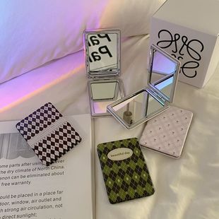 Cute Makeup Mirror for Women to Carry Around, Foldable Flip-Top Double-Sided Makeup Mirror, Portable Handheld Mini Small Size