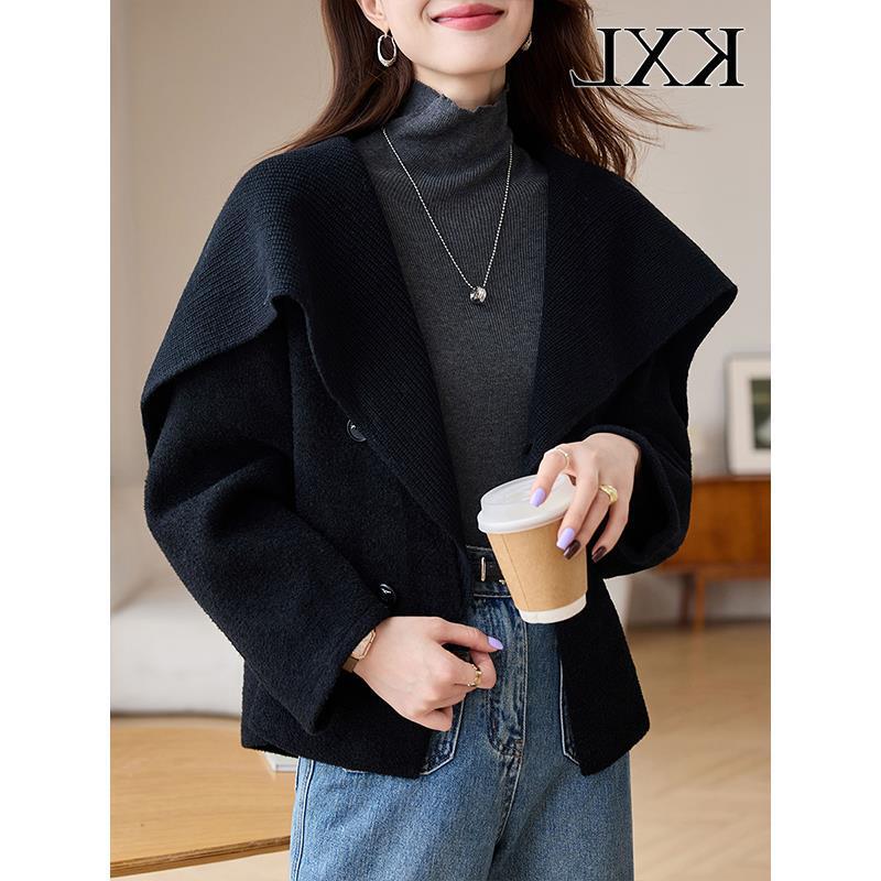 Elegant good-looking shawl collar loose lazy style short coat women's autumn and winter popular black cardigan