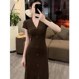 法式v领立体花朵拼接连衣裙女2026夏季新款高级感独特绝美包臀裙
