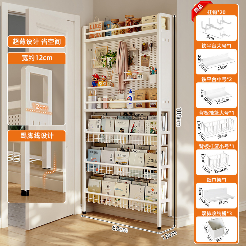 El estante del tablero del agujero detrás de la puerta, la habitación del piso al techo, la pared estrecha, el hogar, el espacio, el artefacto de almacenamiento del dormitorio, la estantería ultrafina