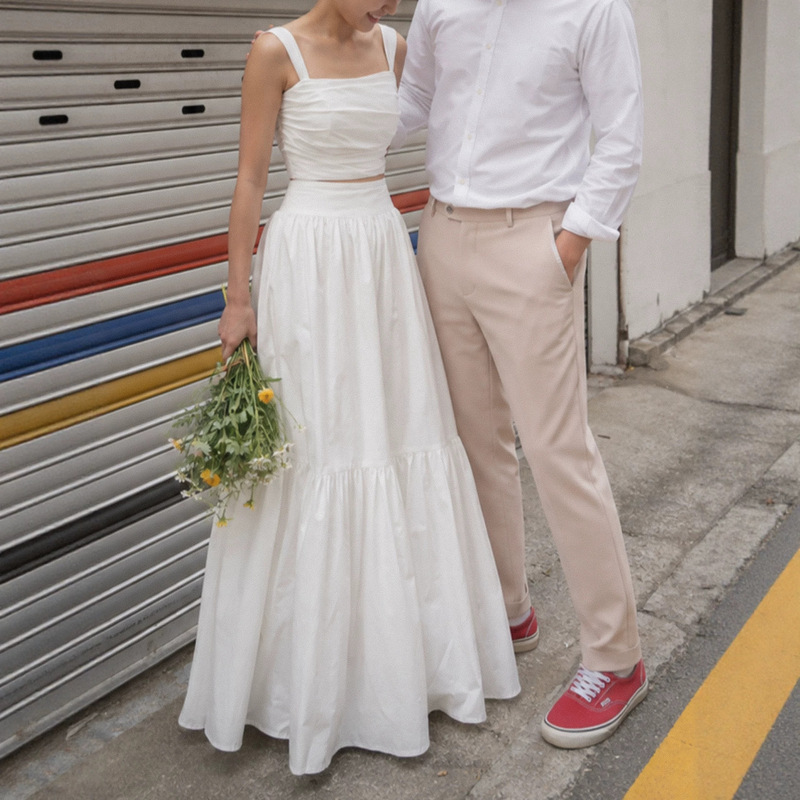 Korean-style light wedding dress, two-piece, niche, high-end, studio-themed, couple photo shoot, strapless, puffy skirt, elegant party dress Korean-style light wedding dress, two-piece, niche, high-end, studio-themed, couple photo shoot, strapless, puffy skirt, elegant party dress