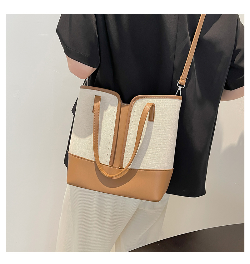 Korean Style Simple Stitching Contrast Color One-shoulder Diagonal Tote Bag display picture 44